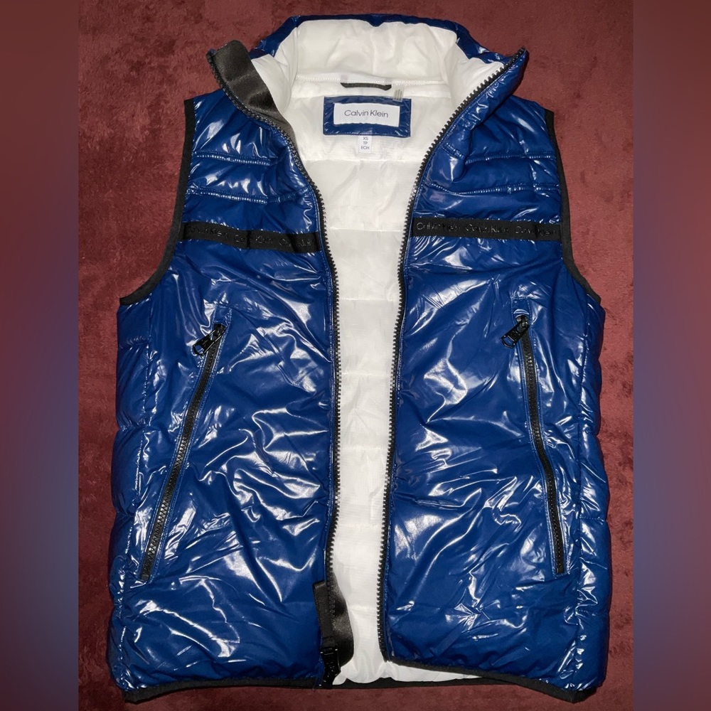 Calvin Klein men’s  small blue/white puffer vest